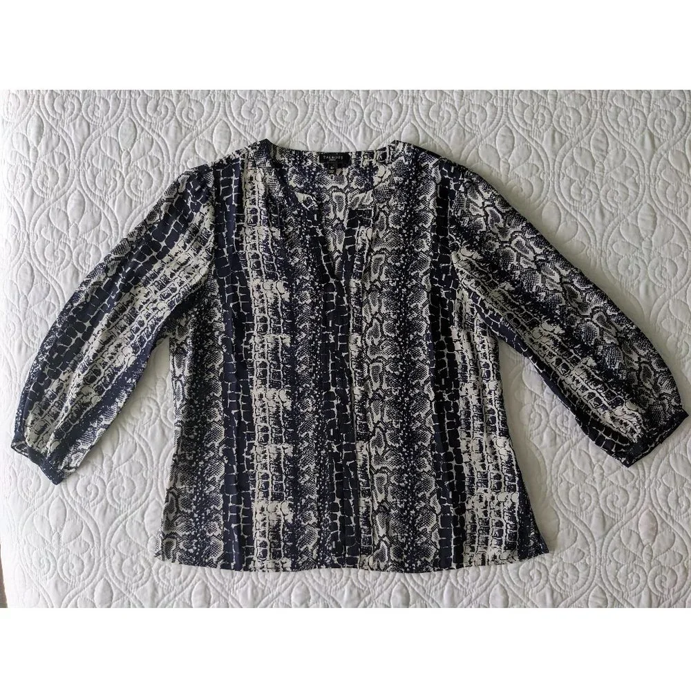 Talbots Silk Blouse w Pleat Details Dark Blue Snake Print Petite 4 - Picture 1 of 7